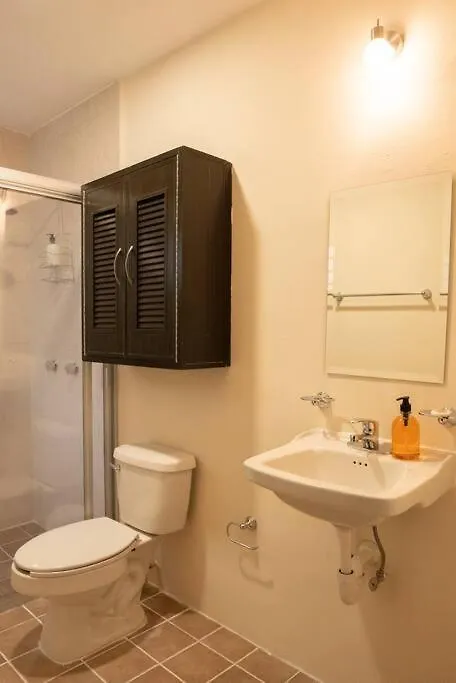 Comoda Casa Con 2 Habitaciones En Chetumal Messico